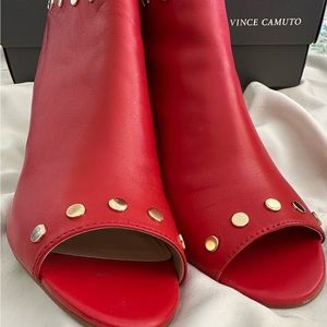 VINCE CAMUTO SHOOTIES!